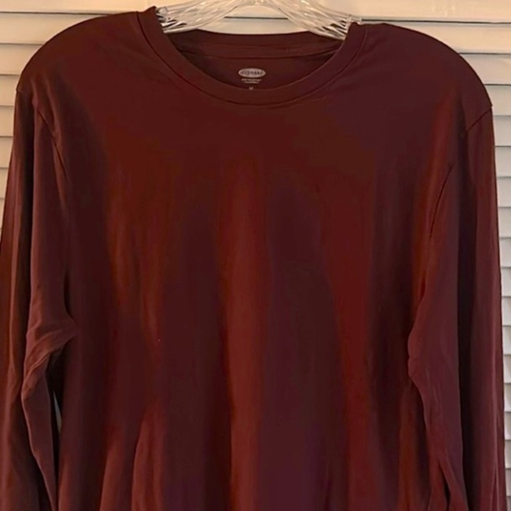 Old Navy Maroon Long Sleeved Tee, Size M